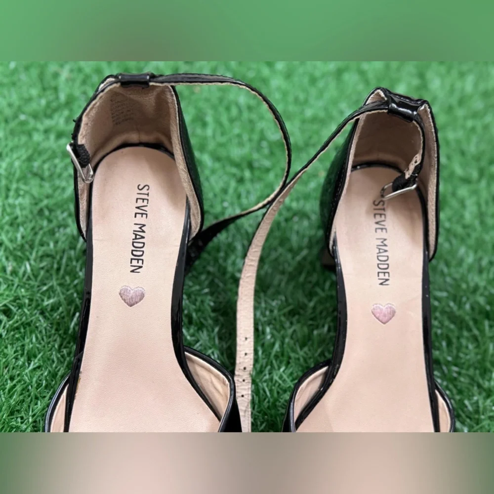 Steve‎ Madden Black kids Sandals Size 3
